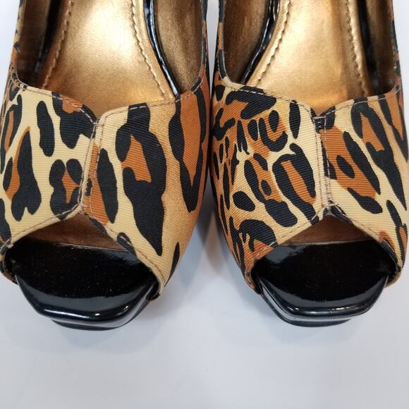 Nine West Women's Bonfire Leopard Print Peep Toe Stiletto Heels Size 9 - Picture 3 of 8